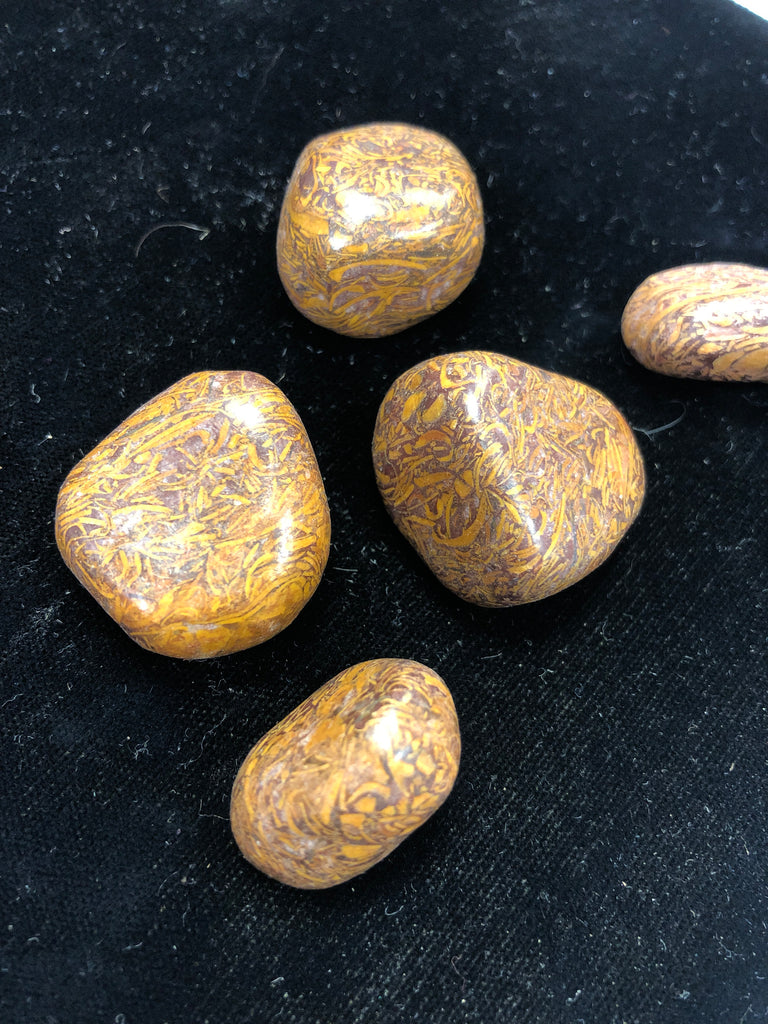 Script Stone From India – The Rose Quartz Stand